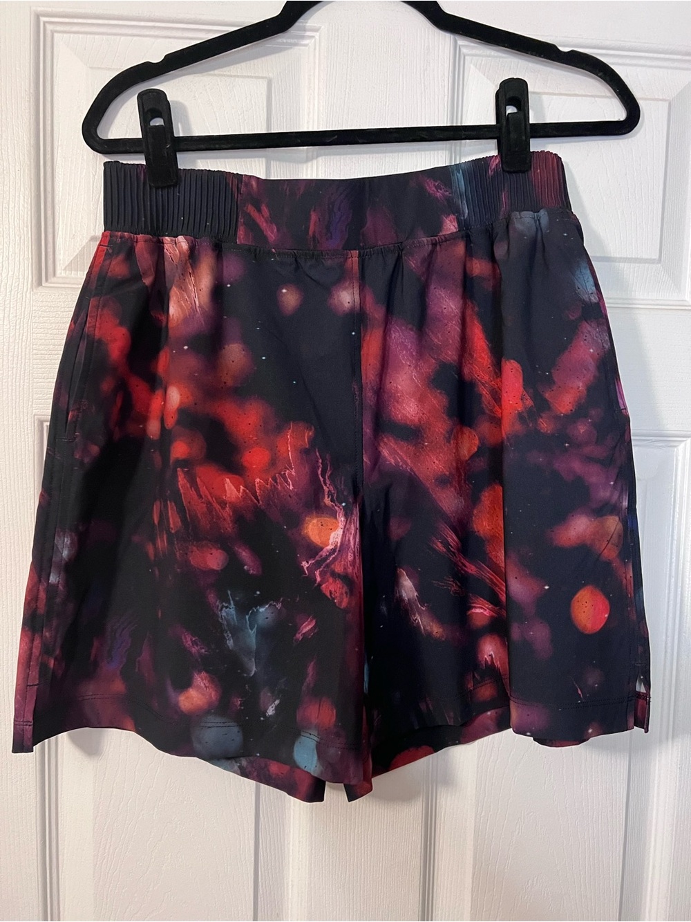 #532 NWT Lululemon Team Canada Swift HR Short 6.5” Graphic Multi M - Picture 2 of 7